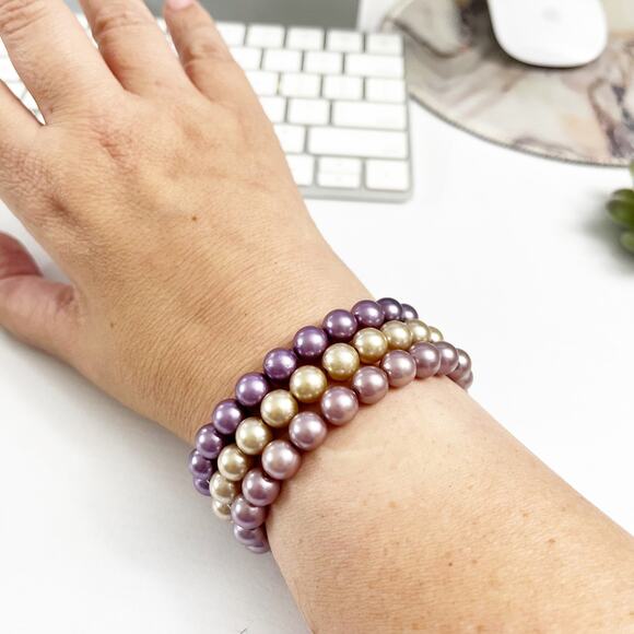 Mid-Century Vintage Purple Ombre 3-Strand Beaded Bracelet - Picture 2 of 6